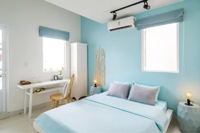 Habitación doble Deluxe con balcón — AYA Homestay
